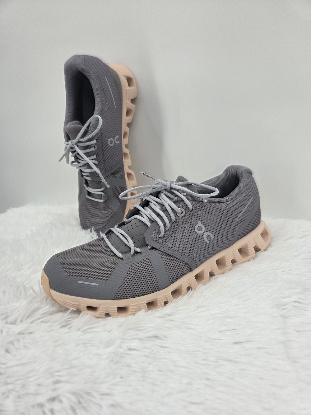 On Cloud 5 Women’s 8.5 Zinc Shell Gray Running Sneakers 59.98883
